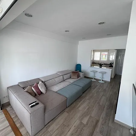 Chalet Adita Beach House شاليه دينايا